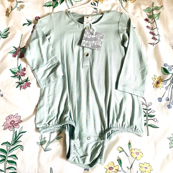 Kate quinn mint green bubble Long sleeve romper in 18/24 - Picture 1 of 2